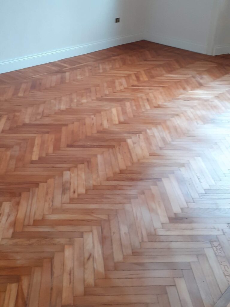 posatore di parquet a Bergamo